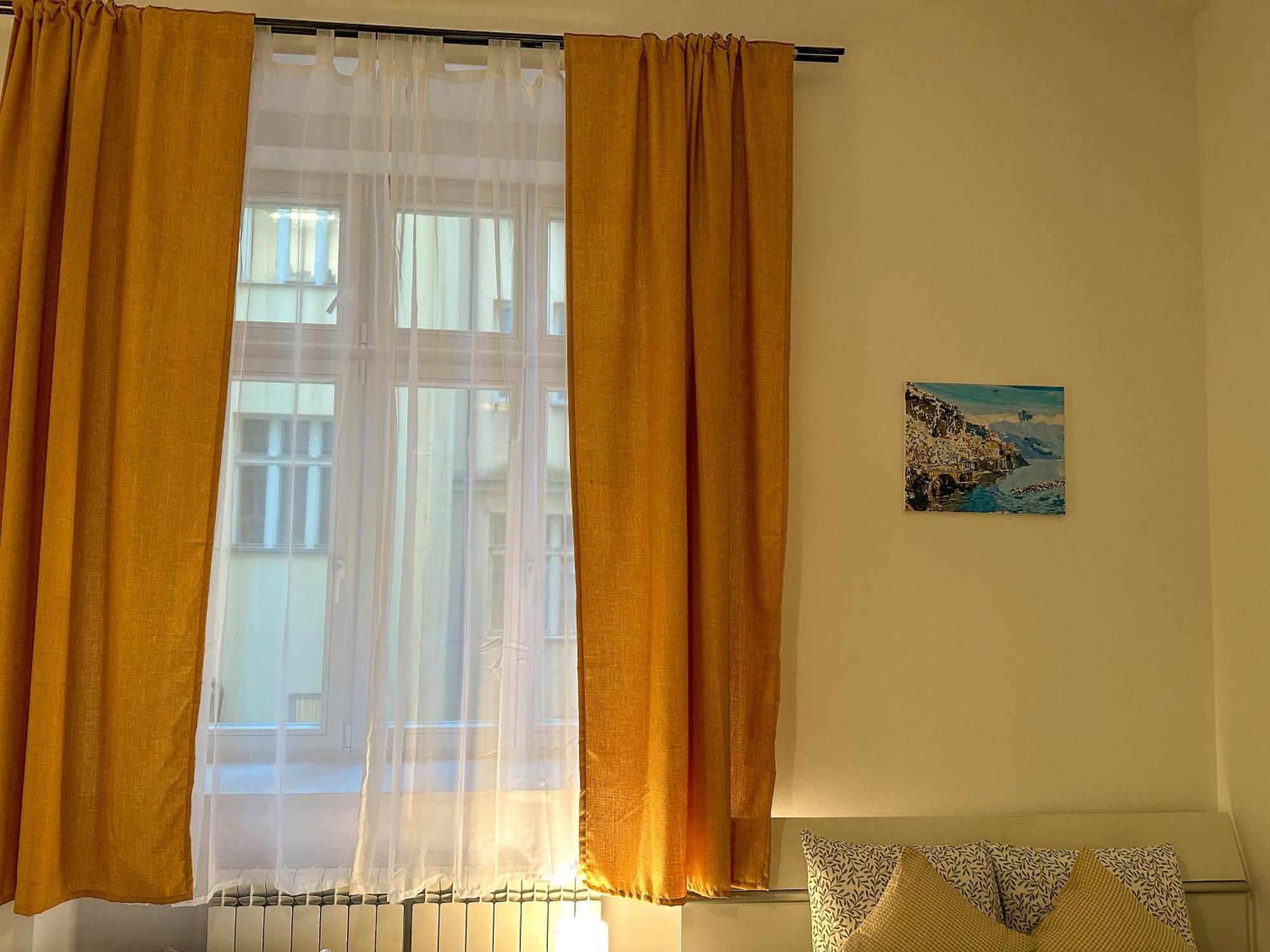 Cozy By Wenceslas Square And Main Train Station Prag